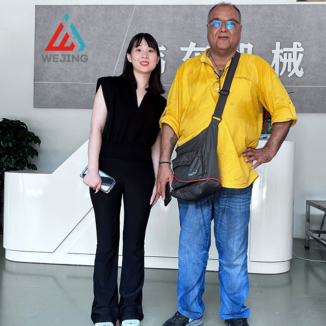 Weijing ha llegado a un acuerdo de cooperaci&oacute;n de exportaci&oacute;n con clientes extranjeros para m&aacute;quinas llenadoras y etiquetadoras