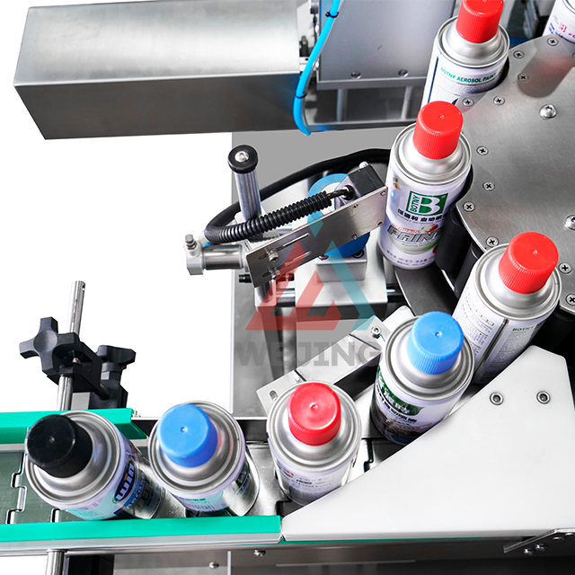 M&aacute;quina etiquetadora de etiquetas adhesivas para l&iacute;nea de llenado de aerosoles