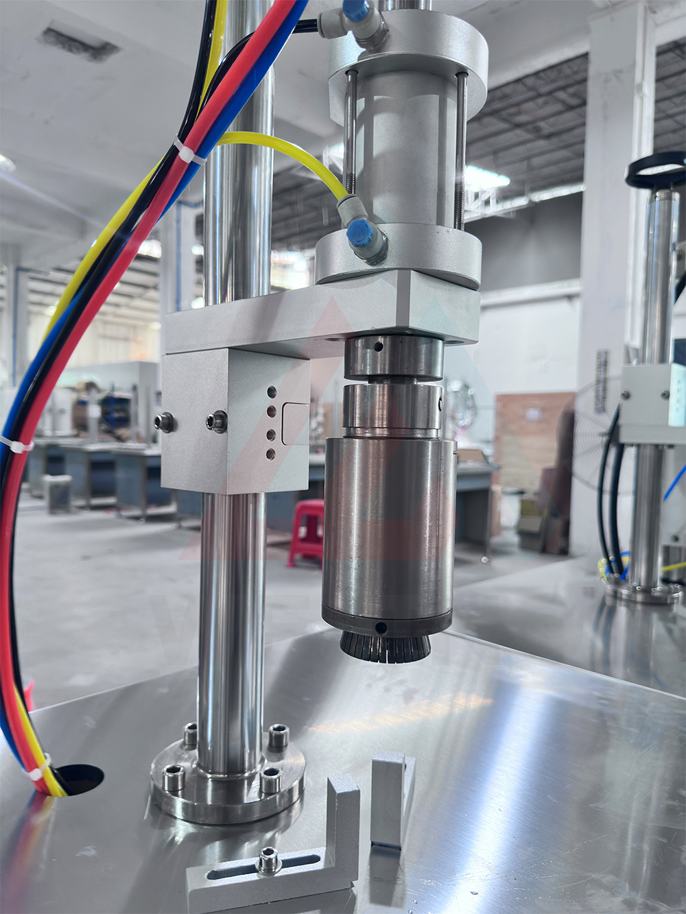 Máquina semiautomática de aerosol y enggro Fatory