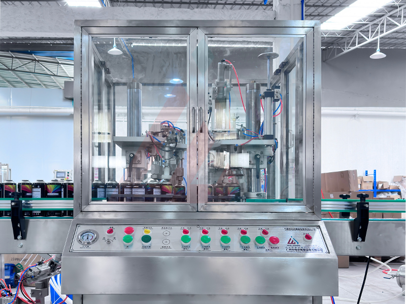 2.M&aacute;quina-de-inserci&oacute;n-de-v&aacute;lvulas-y-llenado-de-l&iacute;quido