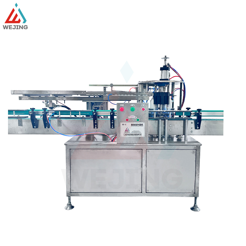 M&aacute;quina-prensadora-y-inserci&oacute;n-de-tapas