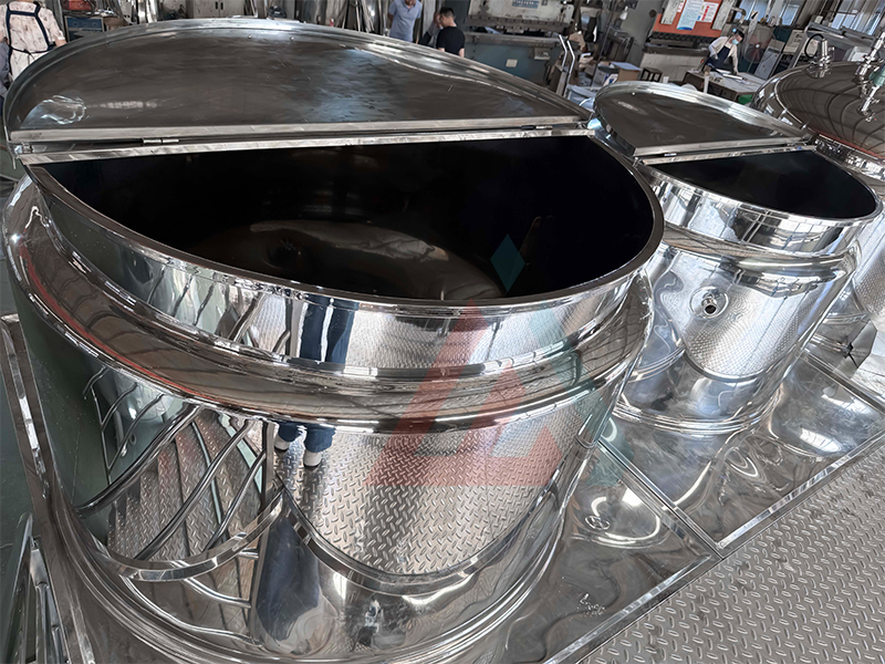 Tanques-de-fase-de-agua y-aceite.jpg